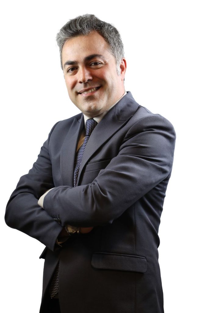 مهدی اکبری فامیله
